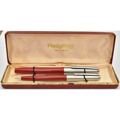 ME249 Platignum Varsity Pressmatic Fountain Pen and Pencil Set, boxed.  (Fine)