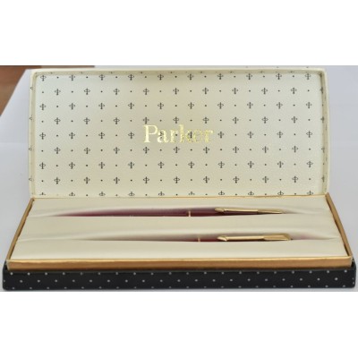 PA3471 Parker 17 Lady Fountain Pen and Pencil Set, boxed.  (Medium)