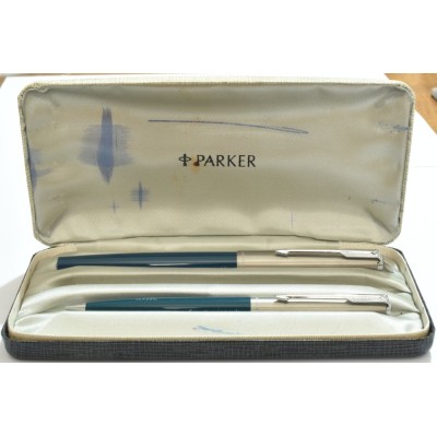 PA3592 Parker 51 Aerometric Mk. II Fountain Pen and Pencil Set, boxed.  (Generous Medium)