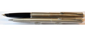 PA3648 Parker 45 Flighter Fountain Pen and Pencil Set, boxed. (Broad)