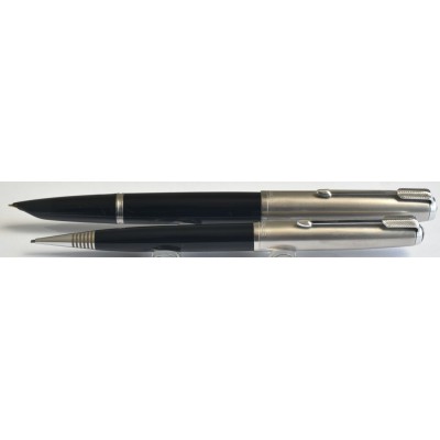 PA3676 Parker 51 Aerometric Fountain Pen and Pencil Set, boxed (Medium)