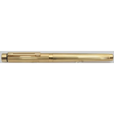 SH1867 Targa by Sheaffer No. 1005 Fluted Gold Plate Fountain Pen and Pencil Set, boxed.  (Soft Medium)