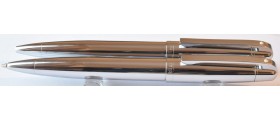 SH1871 Sheaffer 300 Ballpoint and Pencil Set, boxed.